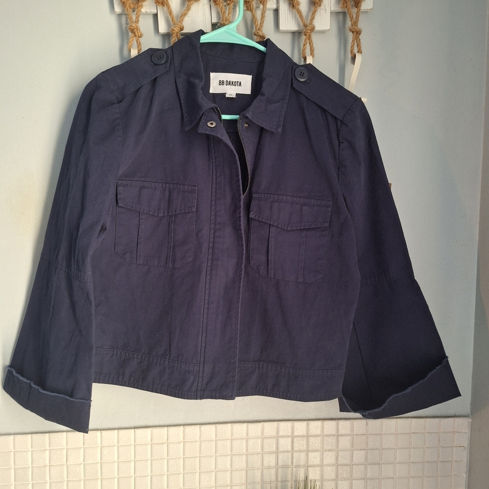 BB Dakota Cropped utility jacket navy blue size Medium 💙